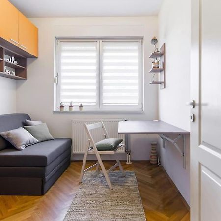 Modern Living Apts - Botanica - Private Parking ノヴィ・サド エクステリア 写真