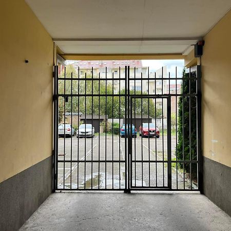 Modern Living Apts - Botanica - Private Parking ノヴィ・サド エクステリア 写真